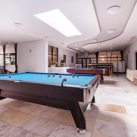 Отель Slovan 3*