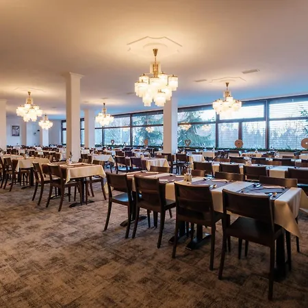 Slovan Hotel 3*